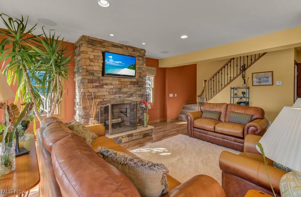 376 E Mohawk Drive, Malvern, Ohio,MLS Now Listing ID