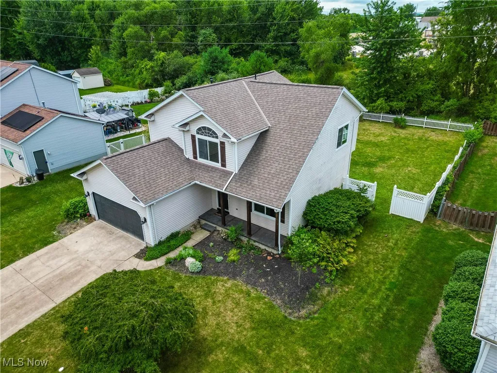 Aerial view of property and surrounding area