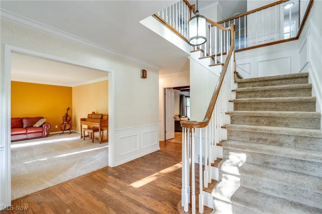 Foyer staircase