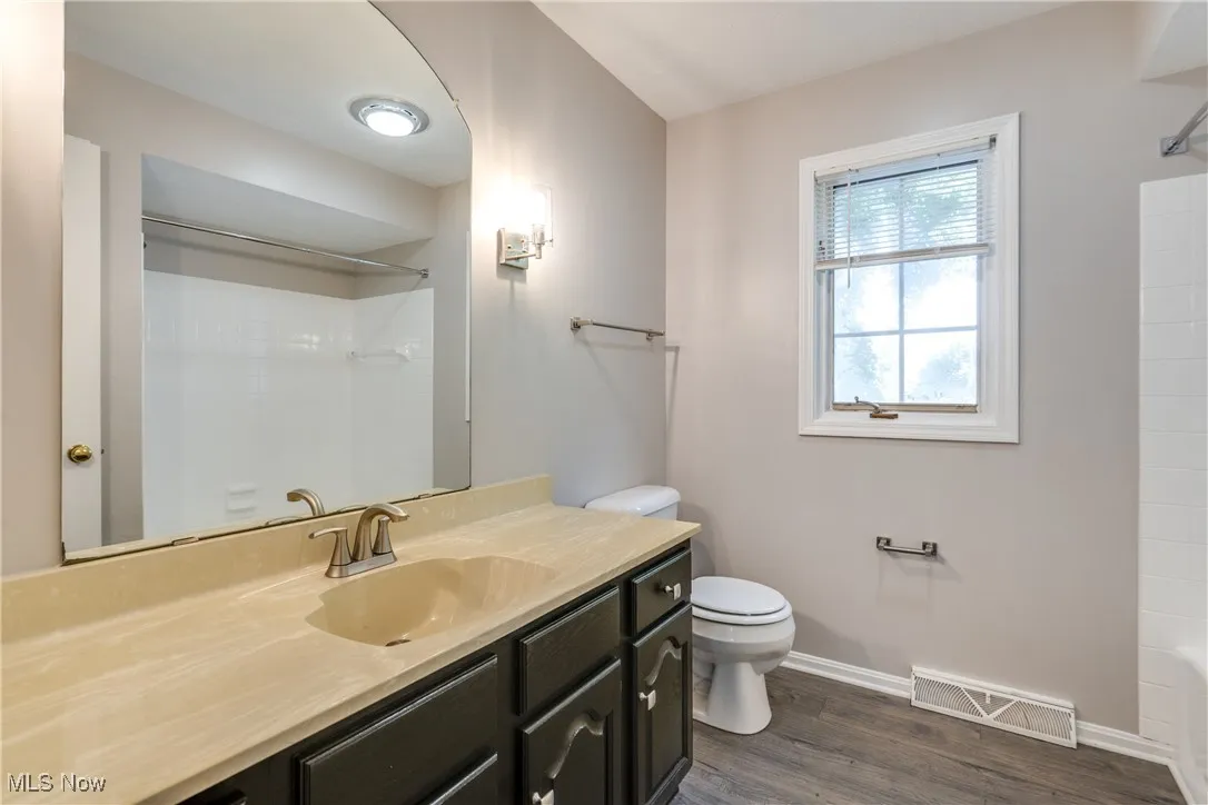 Hall full bath