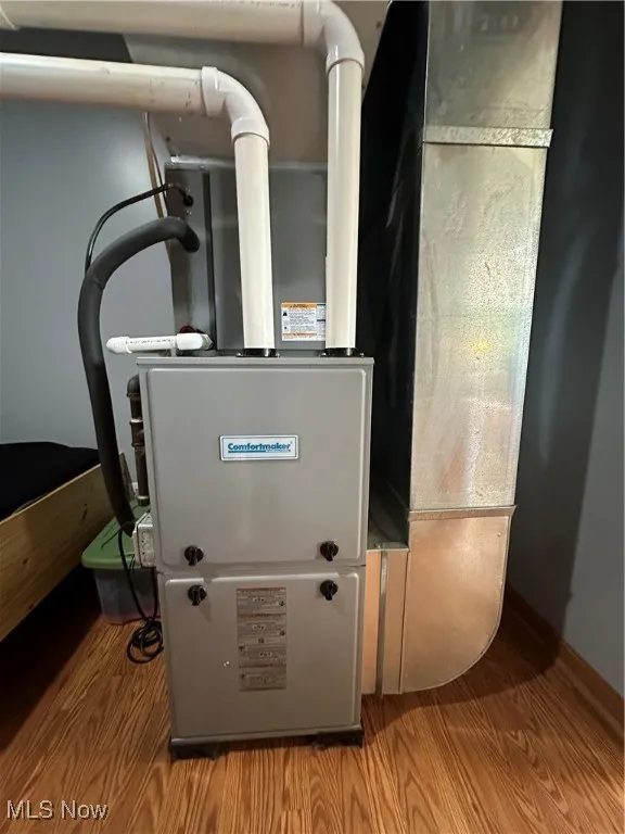 Utility room with heating unit
