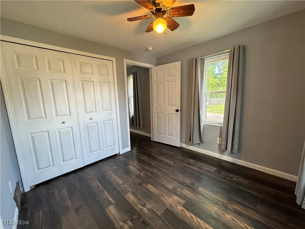 10x9 Bedroom with Large closet.