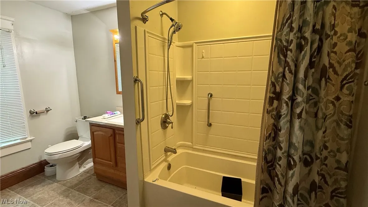 Full Bathroom Upstairs