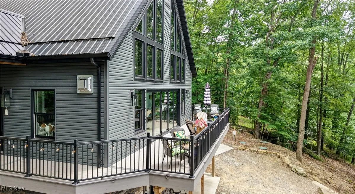 View of side of home