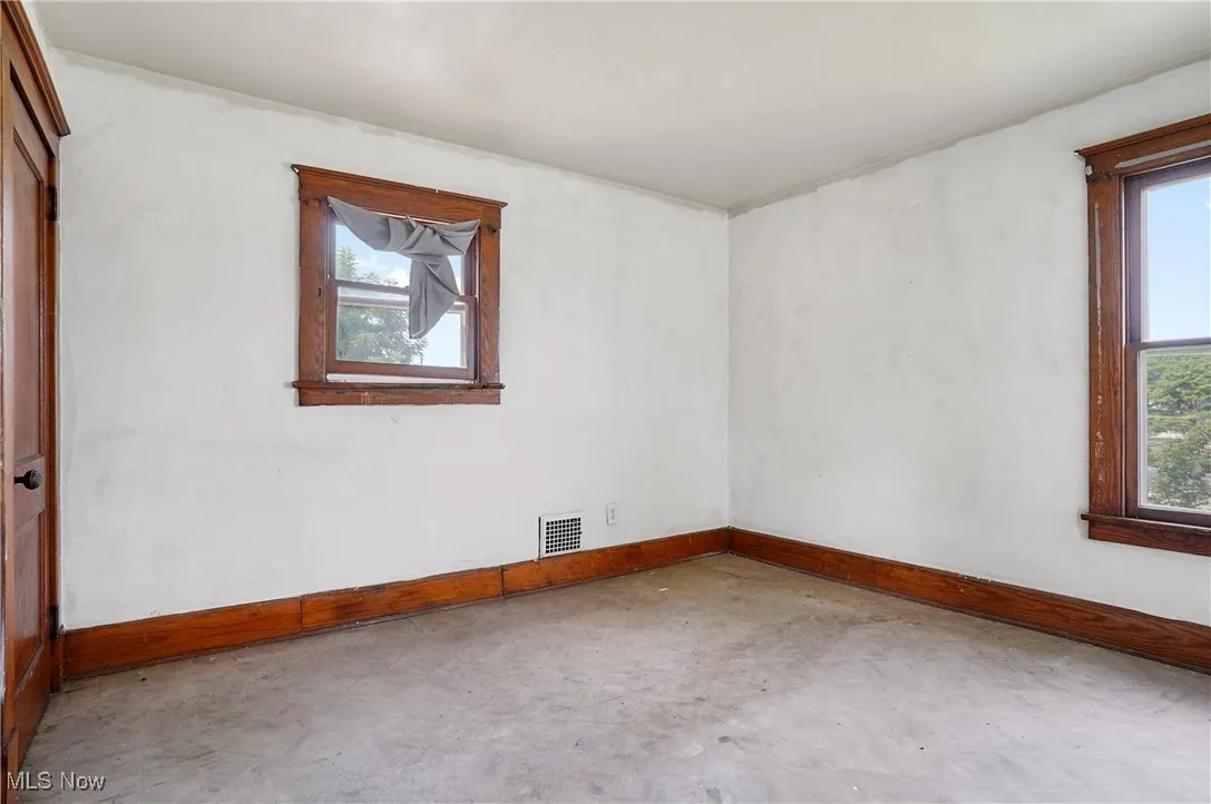 Spare room with plenty of natural light