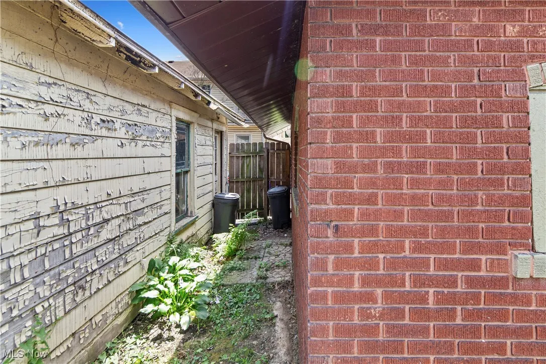View of home's exterior