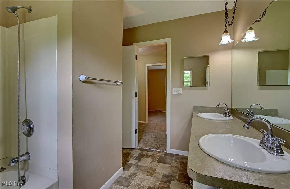 35083 Riegelsberger Road, Avon, Ohio,MLS Now Listing ID