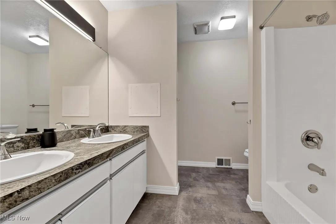 2925 Mill Gate Drive, Willoughby Hills, Ohio,MLS Now Listing ID