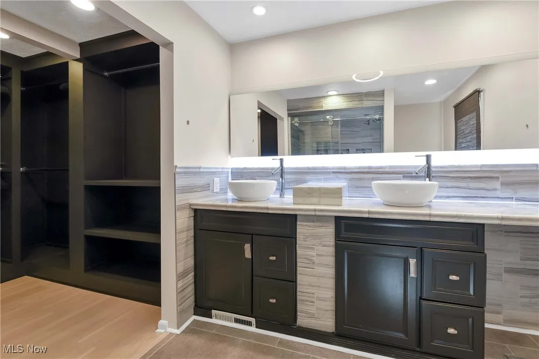 2925 Mill Gate Drive, Willoughby Hills, Ohio,MLS Now Listing ID