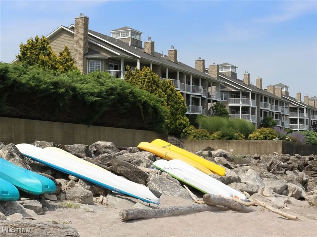  Private beach with residents' kayaks