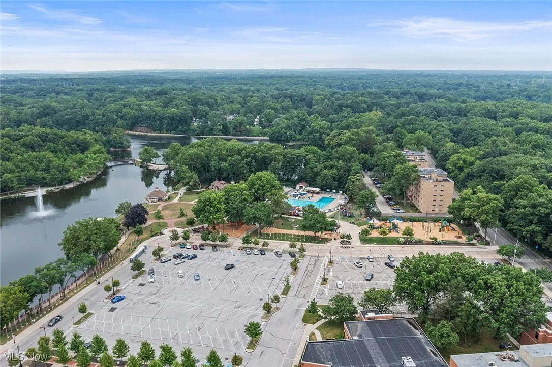 Bird's eye view of Coe Lake Park