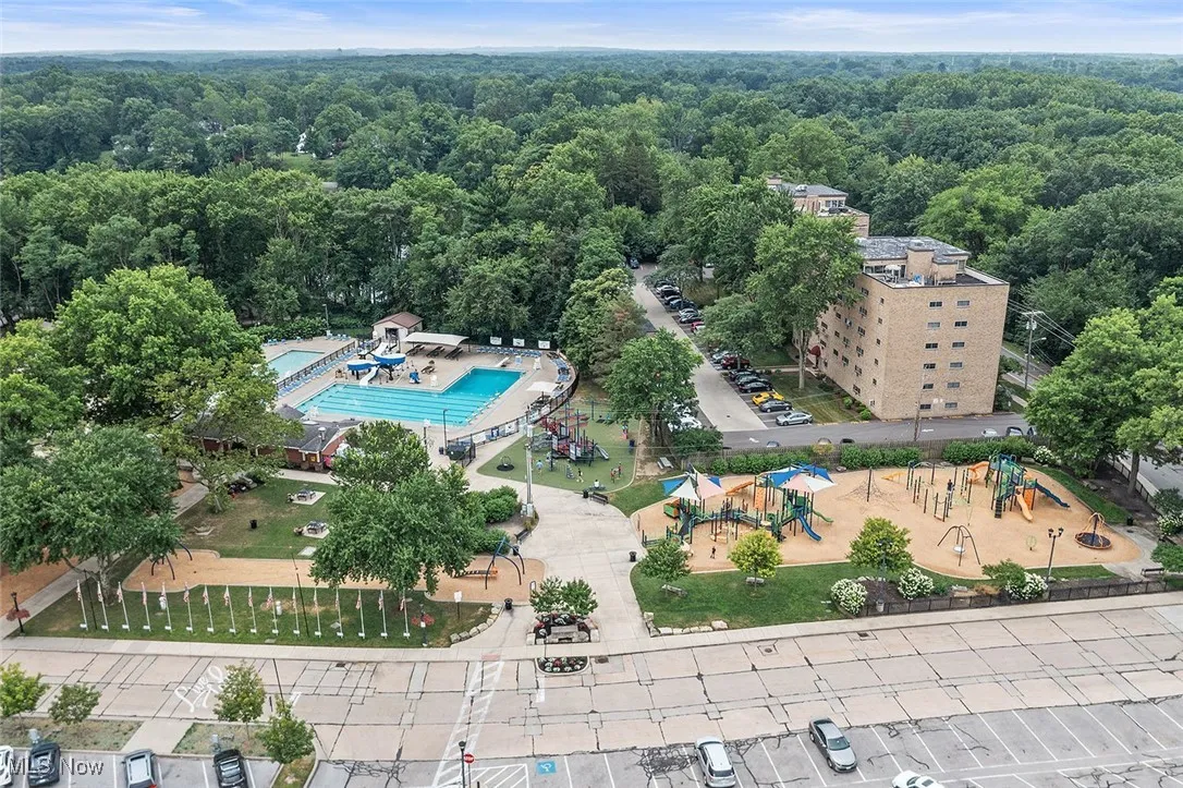 Bird's eye view of Coe Lake Park