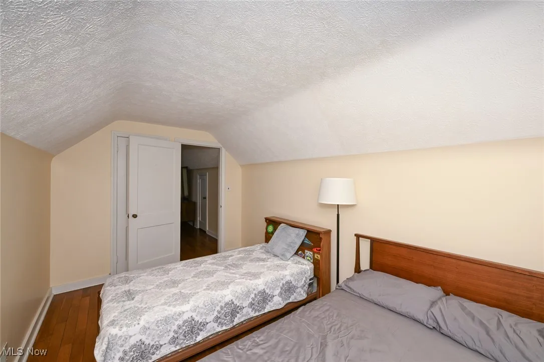 Master bedroom. Enough space to arrange as you like. Picture the beds arranged differently or you could put in bunk beds.