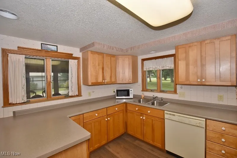 Plenty of counter space for the culinary enthusiast