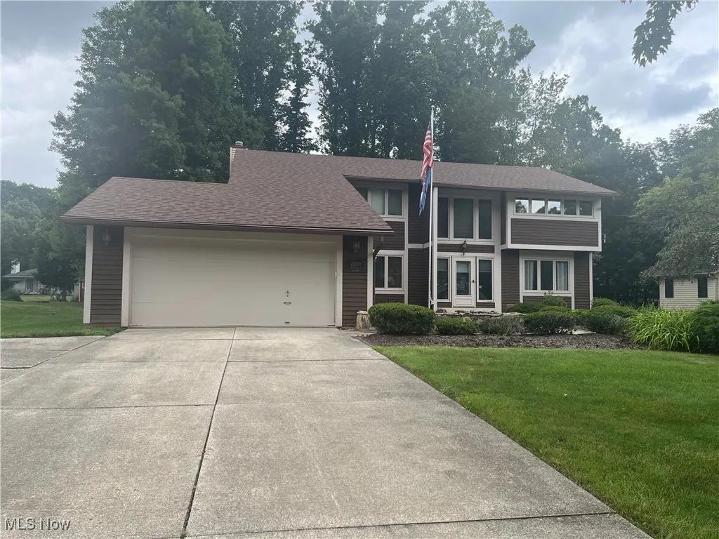 Wide driveway with additional side parking