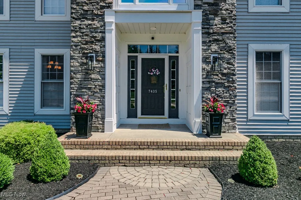 Brick paver front walk to entrance