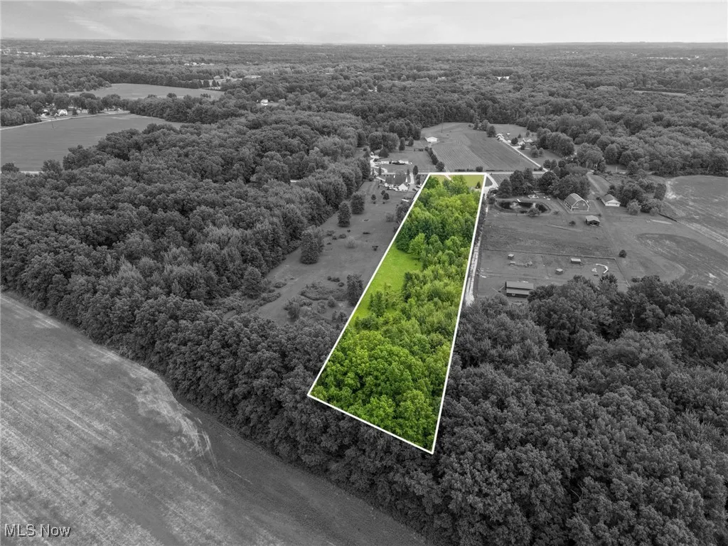 Aerial view of property's location with property boundaries highlighted