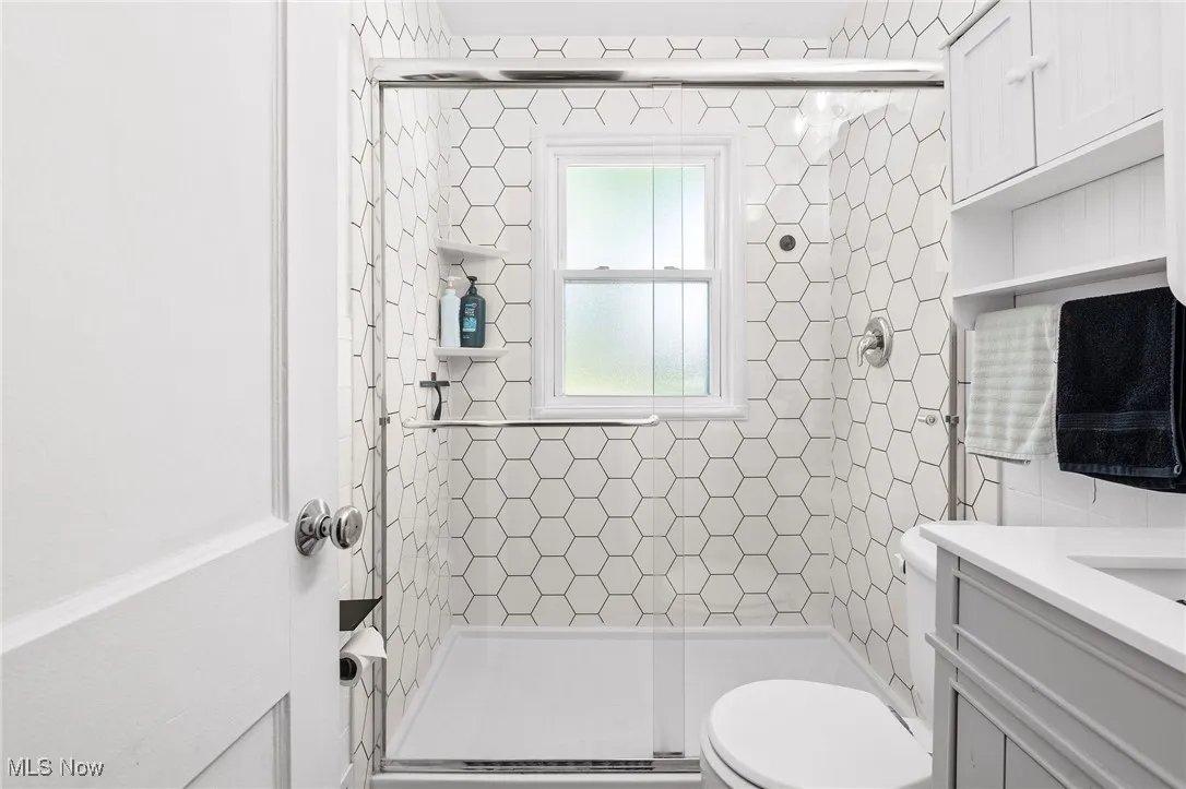 Beautiful UPDATED Main Bath