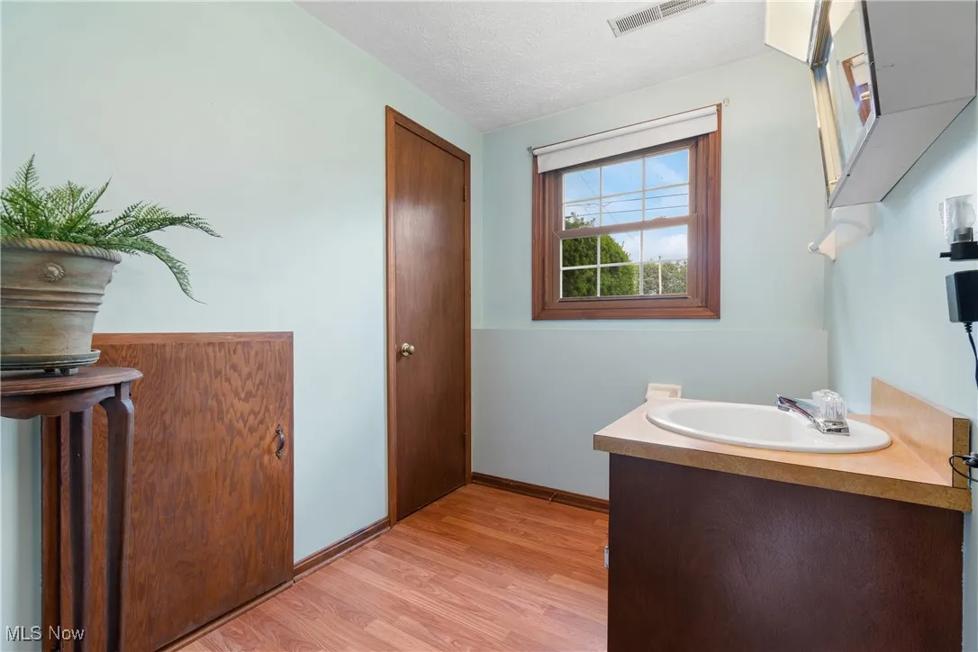 1/2 bath off of family room