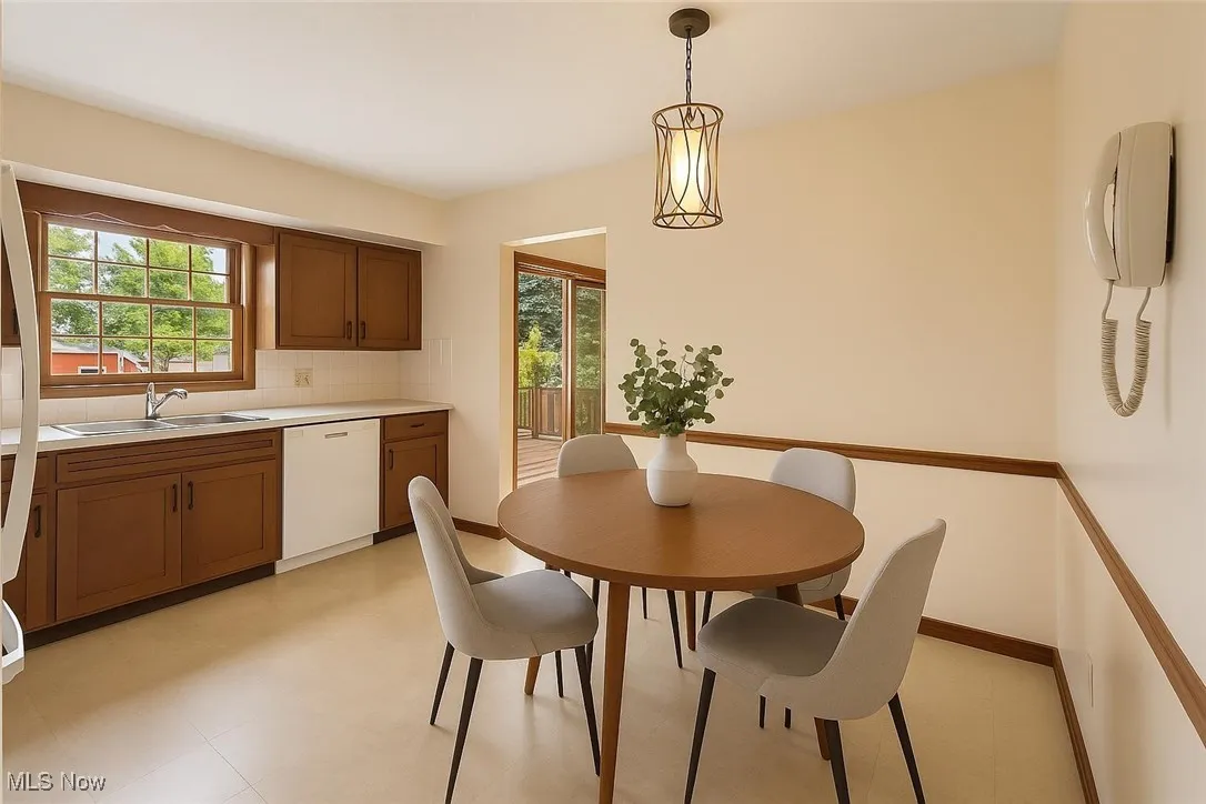 Virtually staged kitchen