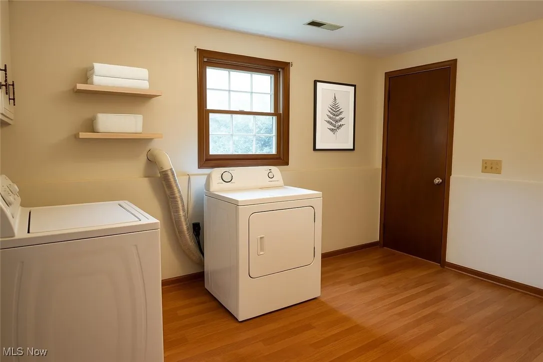 Virtually staged laundry room