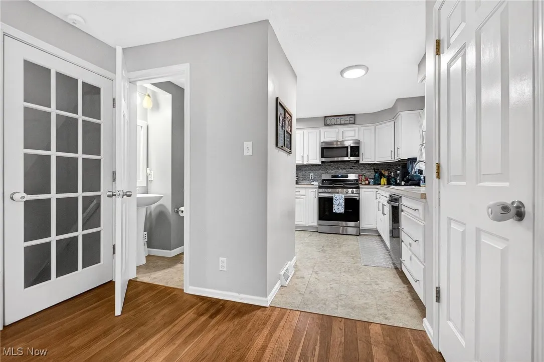 1/2 Bathroom