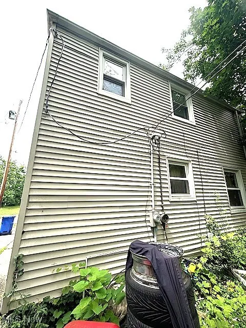 View of home's exterior