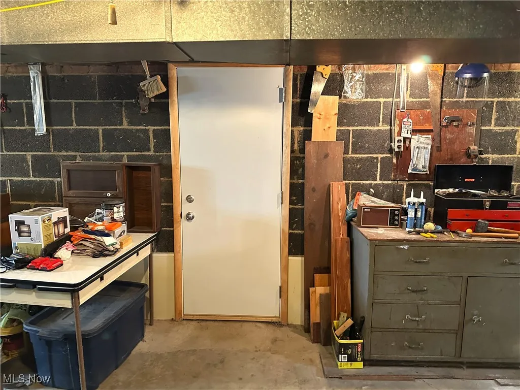Walk-out basement directly to the driveway / garage / backyard