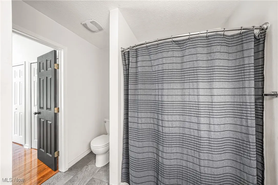 Second Floor Full Bathroom with Tub/Shower Combo