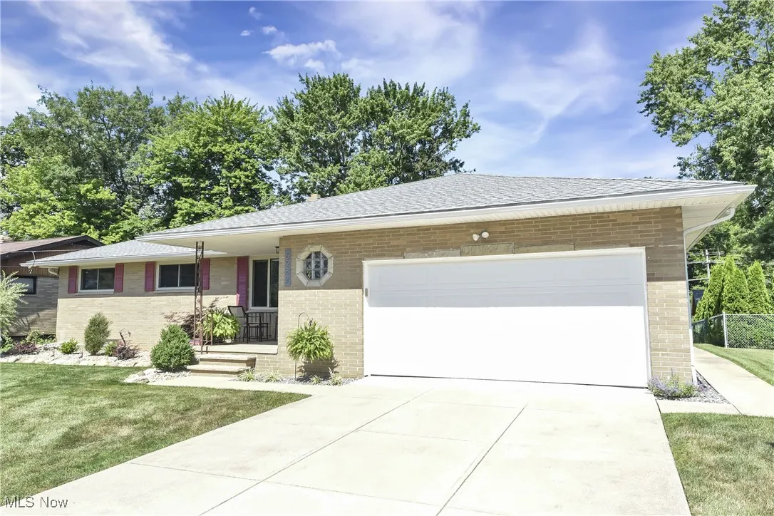 6982 Middlebrook Boulevard, Middleburg Heights, Ohio,MLS Now Listing ID