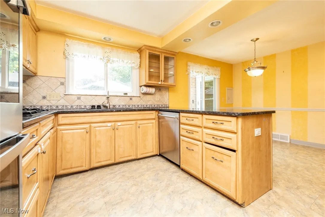 2465 S Belvoir Boulevard, University Heights, Ohio 44118,MLS Now Listing ID