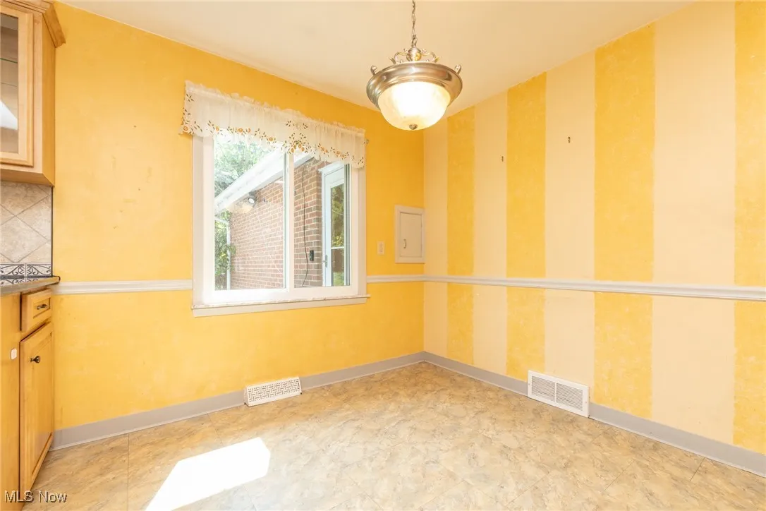 2465 S Belvoir Boulevard, University Heights, Ohio 44118,MLS Now Listing ID