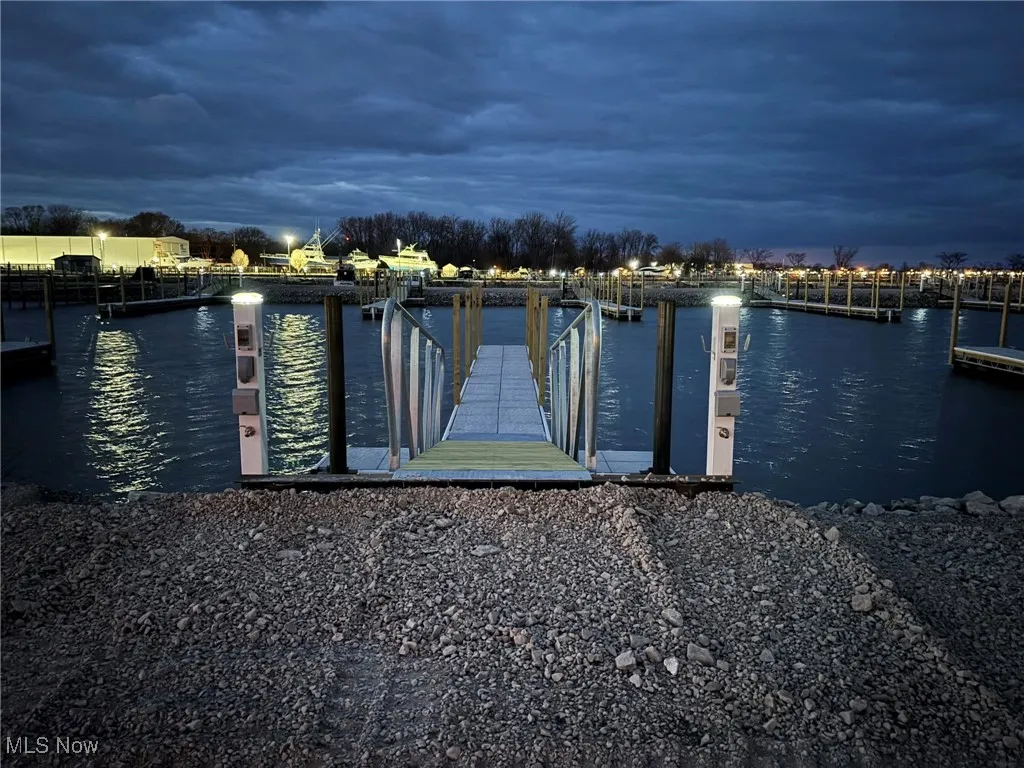 Pretty & Cool shimmering evening water view