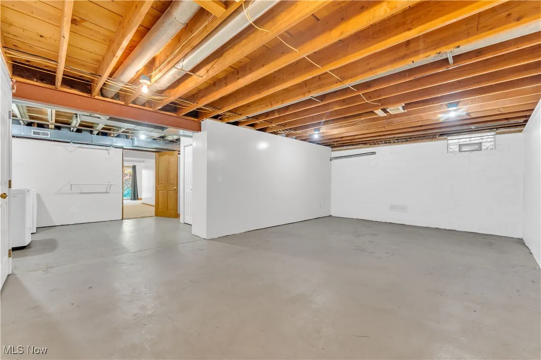 Below grade area featuring washer / clothes dryer