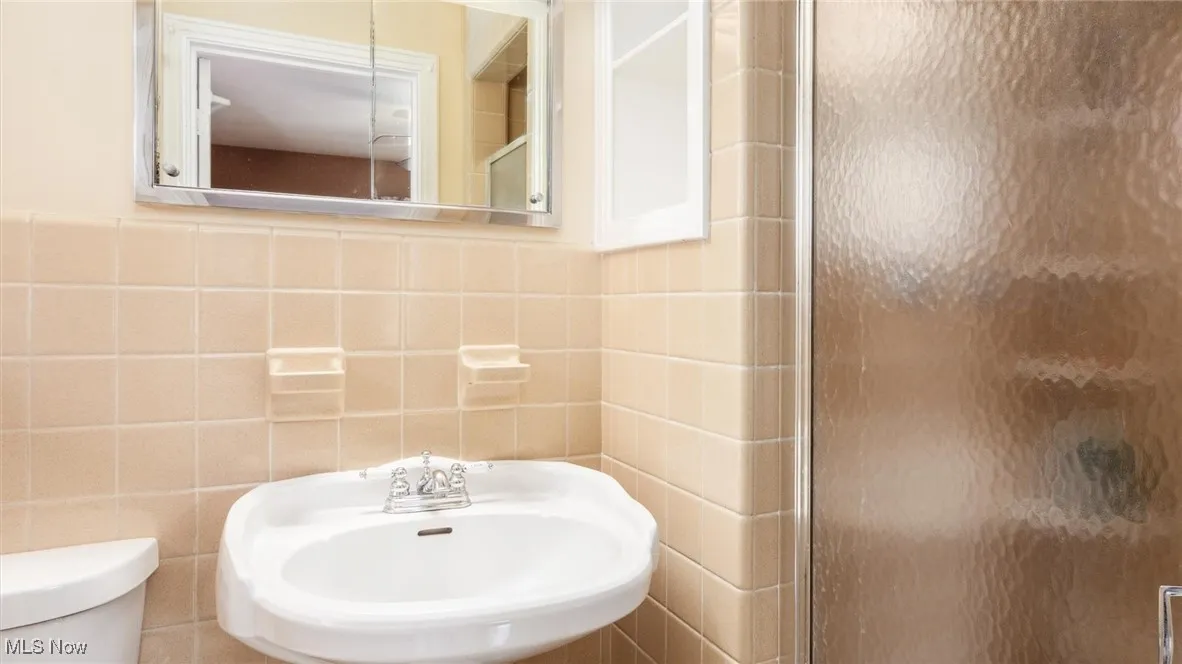 Primary ensuite
