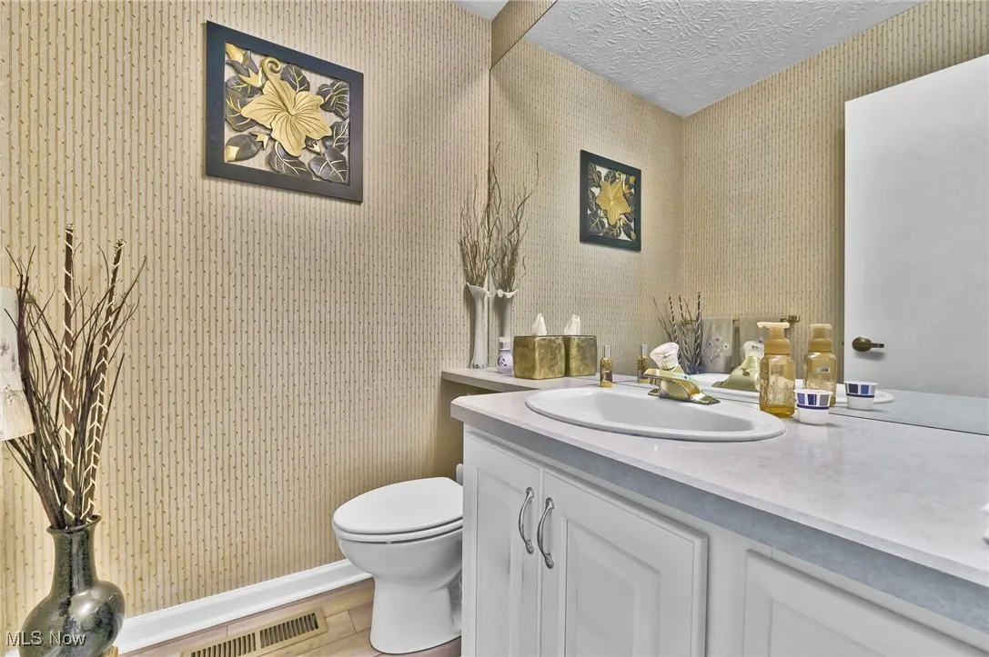 21490 Meadows Edge Lane, Strongsville, Ohio 44149,MLS Now Listing ID