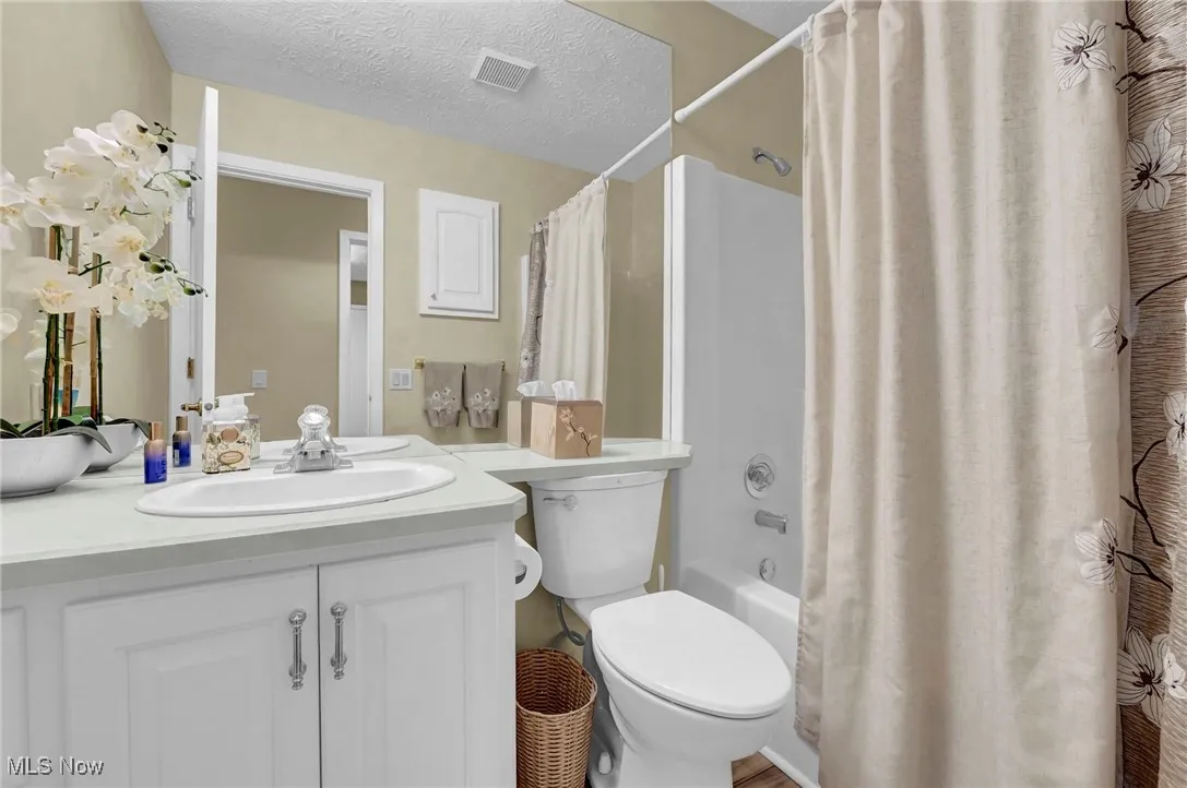 21490 Meadows Edge Lane, Strongsville, Ohio 44149,MLS Now Listing ID