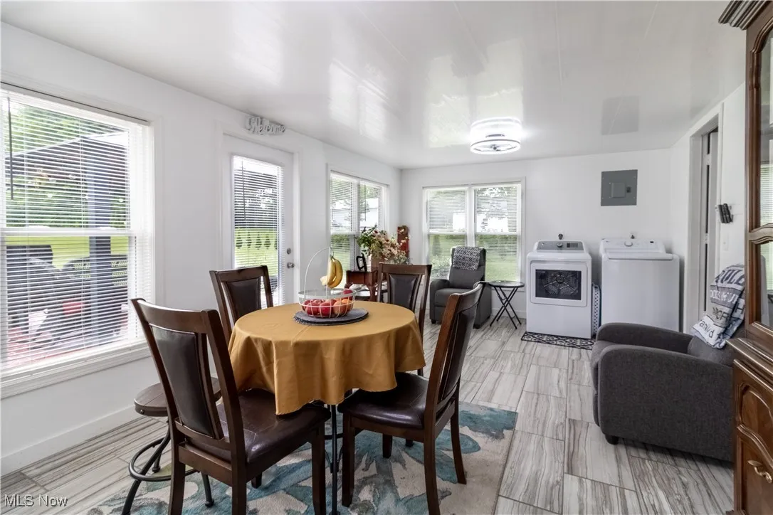 All seasons room with abundant natural light