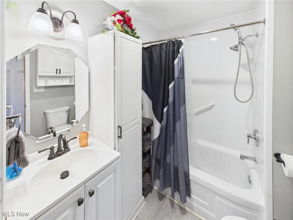 Full upstairs bathroom recently remodeled
