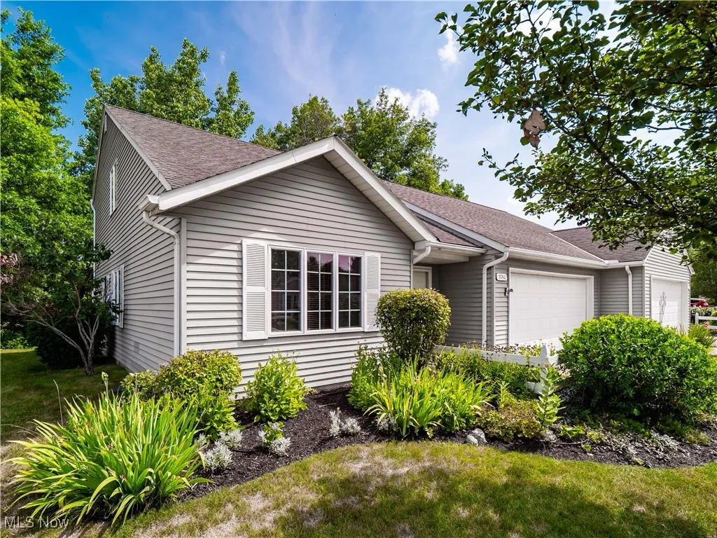 15762 Grosse Pointe Oval, Strongsville, Ohio 44136,MLS Now Listing ID