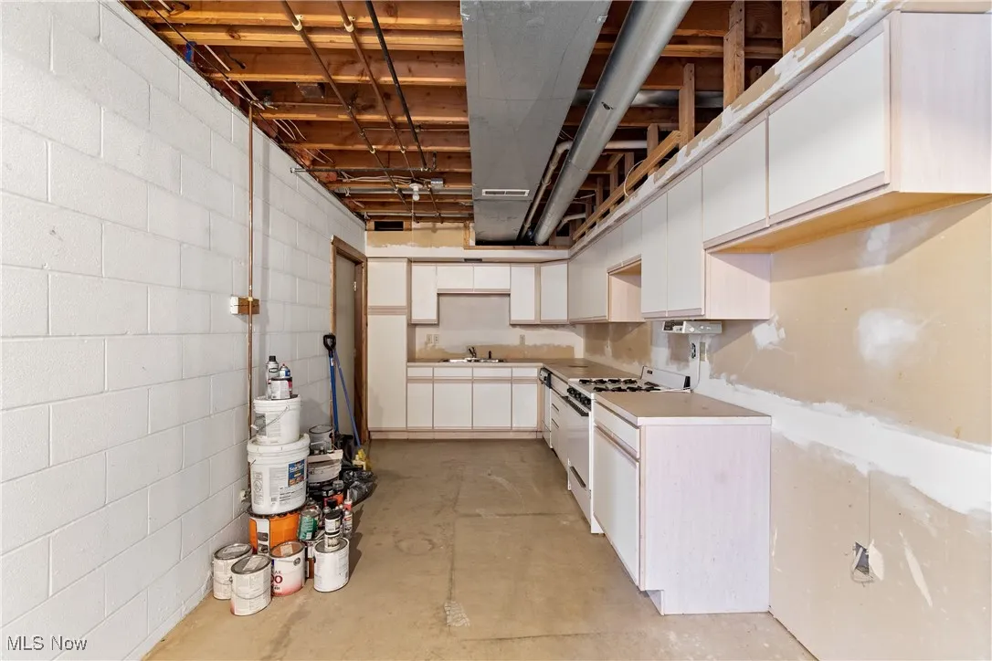 Kitchen in Basemnt