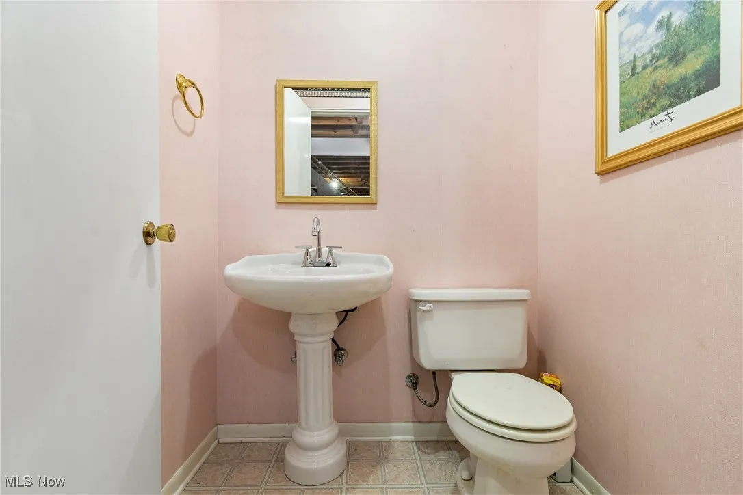 Bathroom (Half) Basement