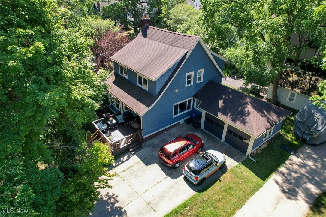 Aerial view of property and surrounding area