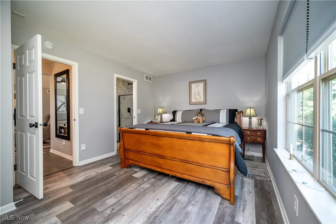 Nicely sized secondary bedroom with its own full bathroom.