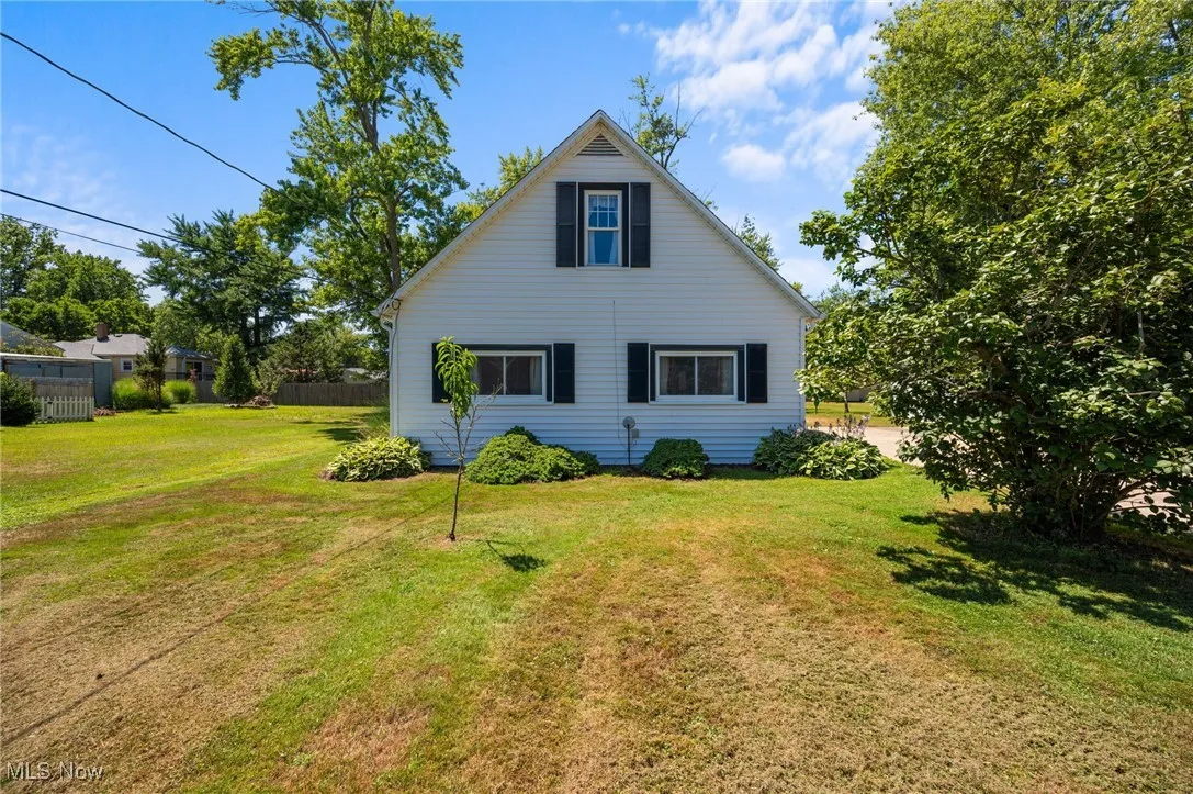 View of side of home