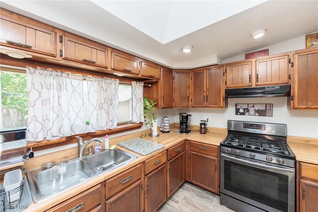 705 Idlewood Avenue, Sheffield Lake, Ohio,MLS Now Listing ID