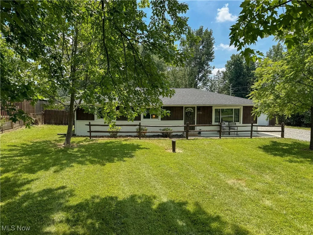 completely updated 3 bedroom 2 bathroom ranch on .69 acres in Streetsboro
