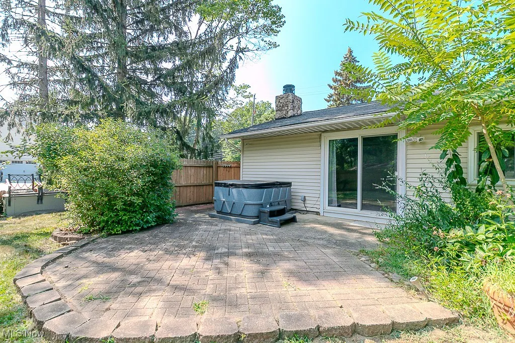 Back patio (Hot tub does not stay)