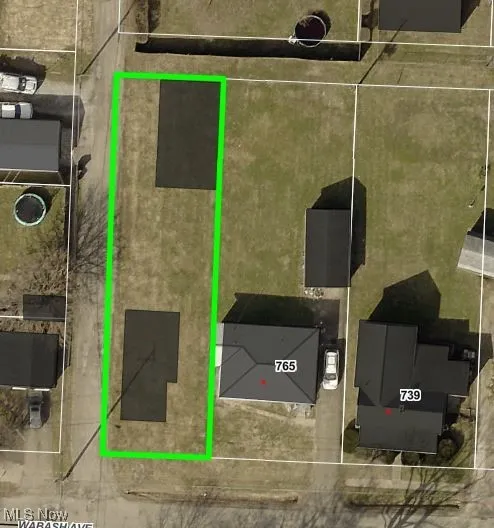 Aerial overview of property's location, with property boundaries highlighted. Lines are approx