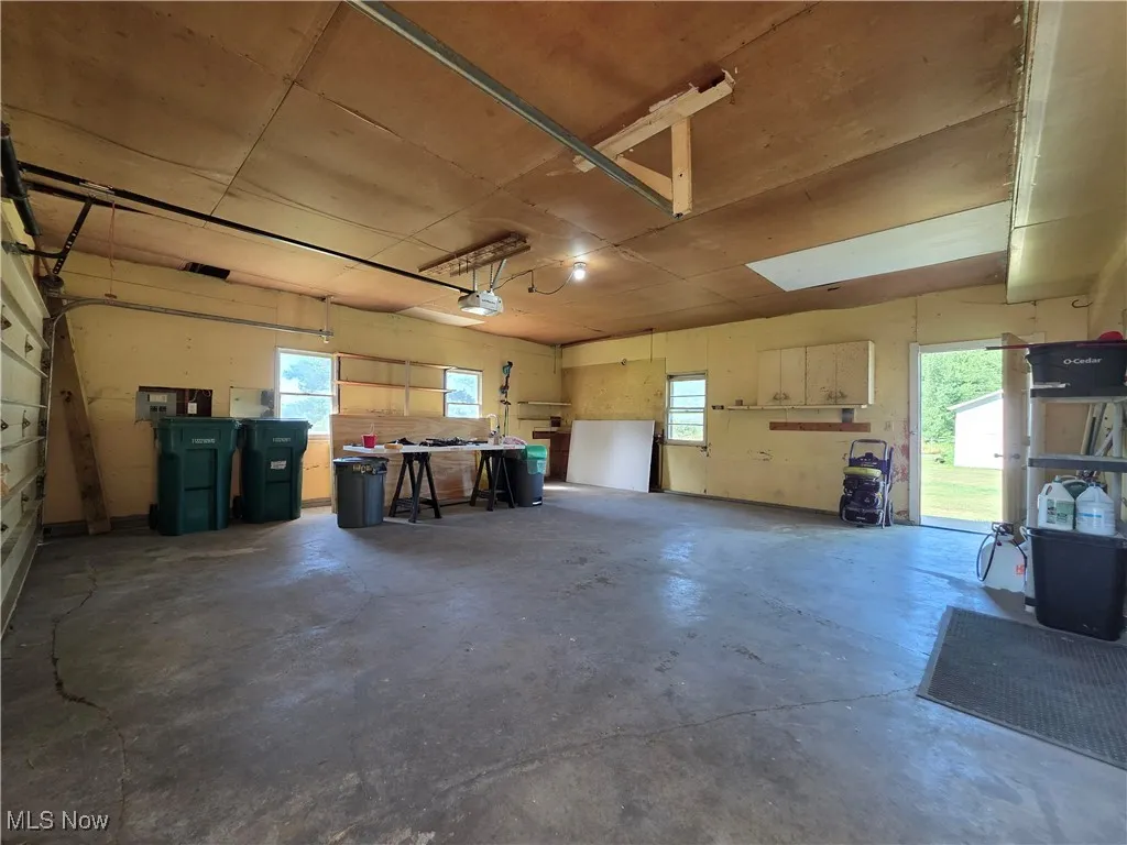 Oversized 2 Car Garage
